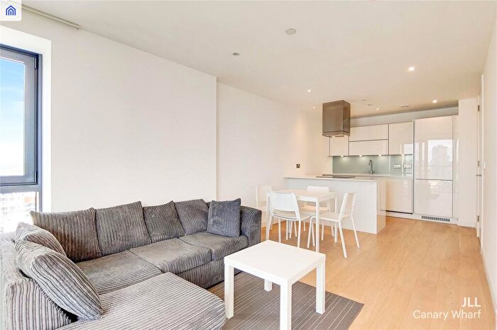 1 Bedroom Flat To Rent In Horizons Tower, Yabsley Street, E14