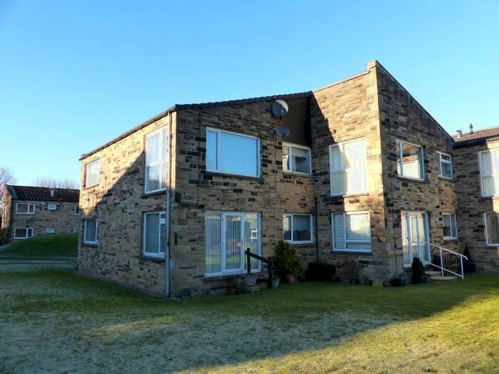 2 Bedroom Flat To Rent In St. Peters Way, Menstone LS29