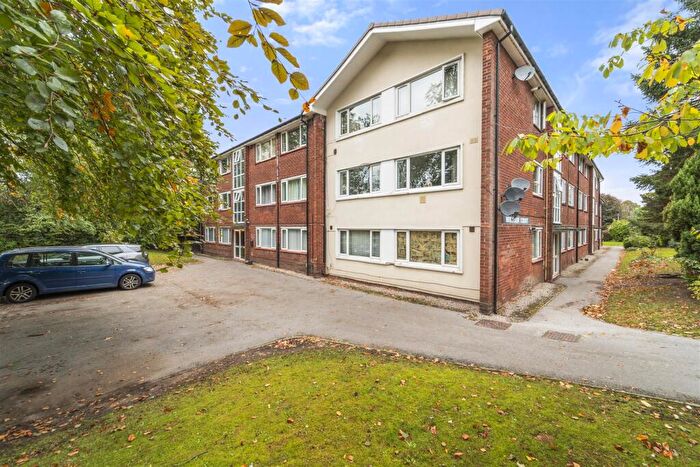 2 Bedroom Apartment To Rent In Ashton Lane, Sale, M33