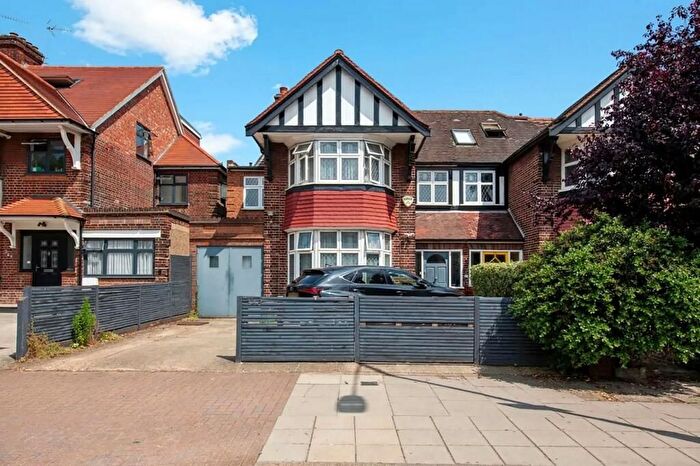 6 Bedroom Semi-Detached House For Sale In Chamberlayne Road, London, NW10