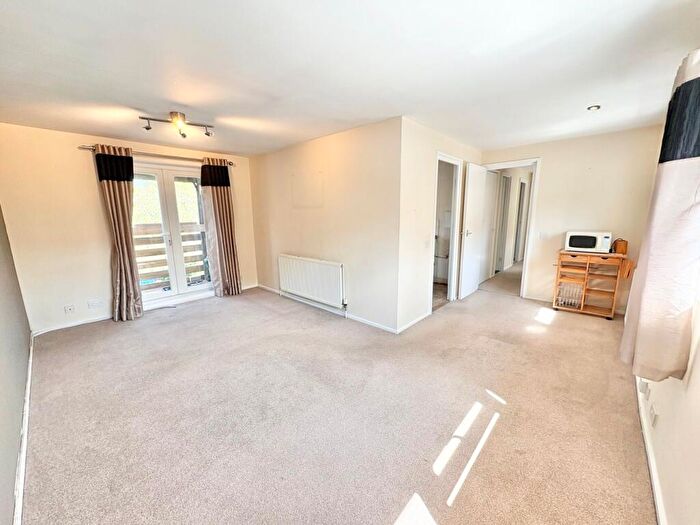 2 Bedroom Maisonette For Sale In Ellisgill Court, Heelands, Milton Keynes, MK13