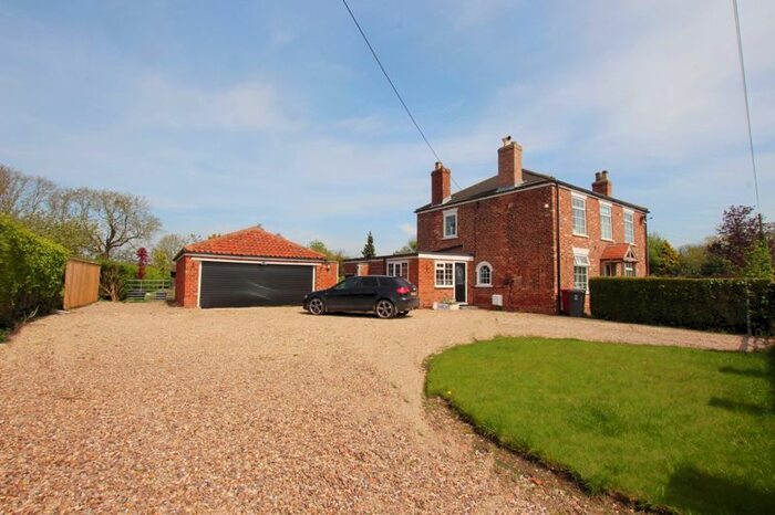 4 Bedroom Detached House For Sale In Station Road, East Halton, Immingham, DN40