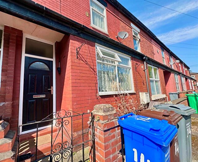 2 Bedroom House To Rent In Let Only Cornwall Avenue, Manchester, M19