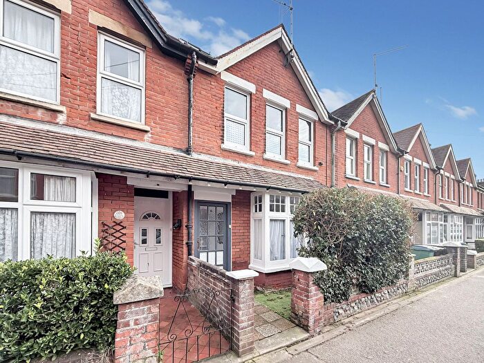 4 Bedroom End Terrace House For Sale In Queen Street, Littlehampton, BN17