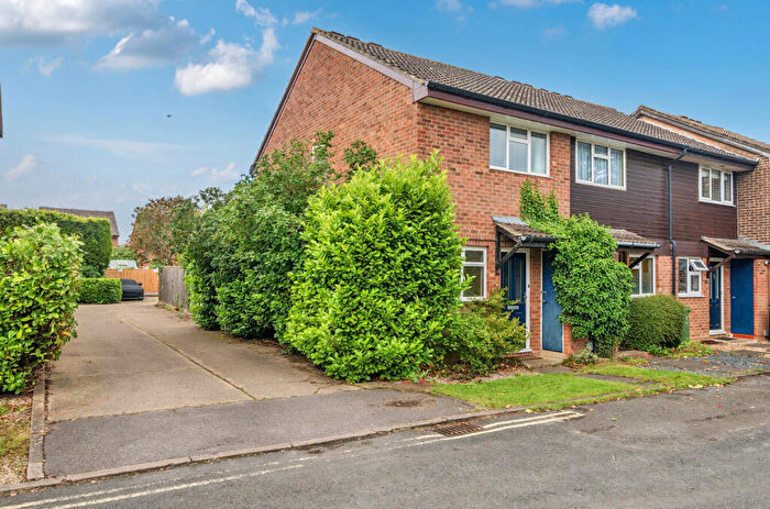 2 Bedroom End Of Terrace House For Sale In Hayes Close, Marston, Oxford, OX3