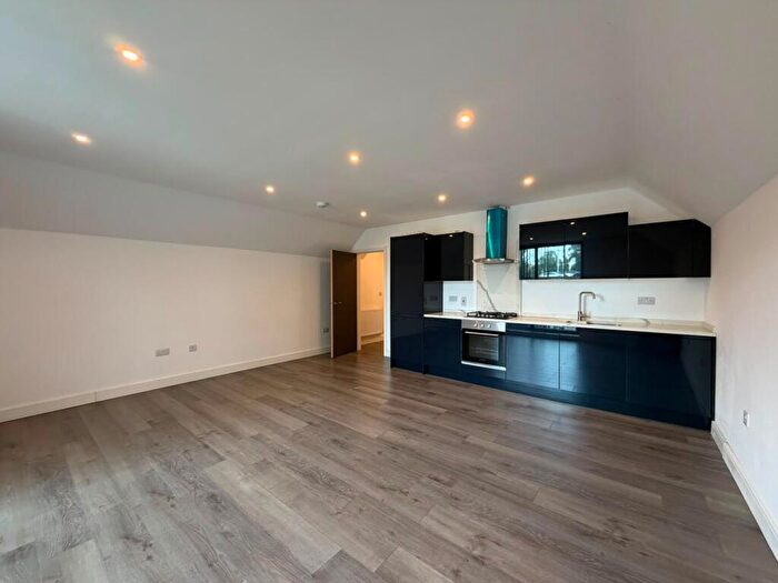 1 Bedroom Flat To Rent In Tanyard House -, RL01