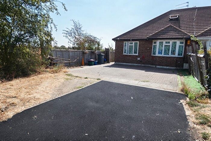 3 Bedroom Detached Bungalow For Sale In Hatton Road, Bedfont, Feltham, TW14