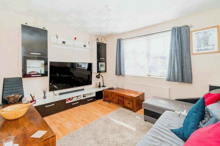 1 Bedroom Apartment For Sale In Shirley Road, Southampton, SO15