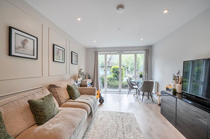 1 Bedroom Flat For Sale In Panta House, Old Barn Land, Kenley, CR8