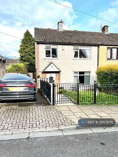 3 Bedroom Semi-Detached House To Rent In Camberley Mount, Bradford, BD4