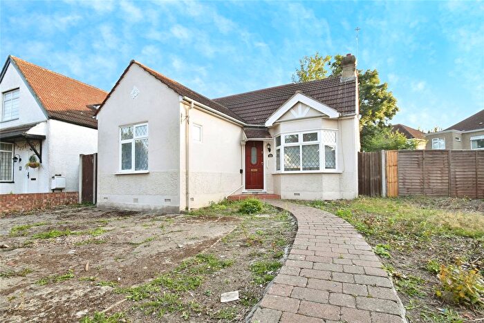 3 Bedroom Bungalow To Rent In Lytton Road, Romford, Essex, RM2