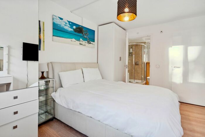 2 Bedroom Flat To Rent In Short Let | Greenroof Way, London, SE10