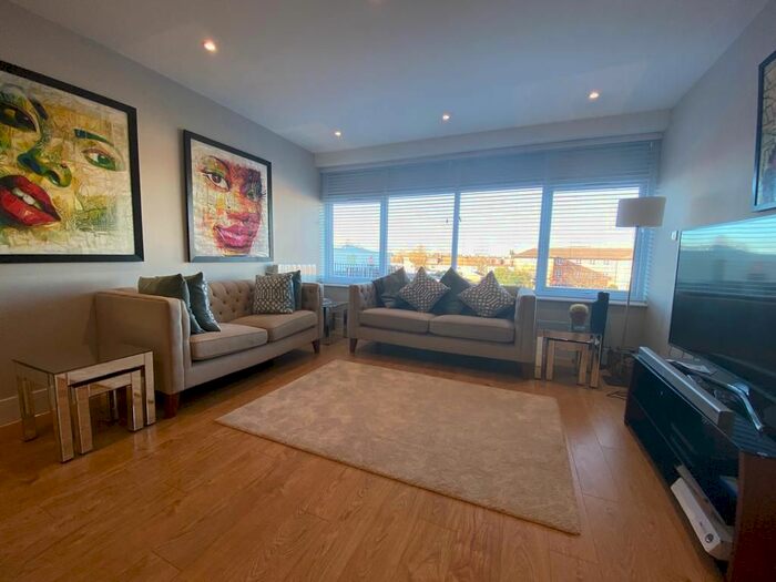 2 Bedroom Flat To Rent In Shenley Road, Borehamwood, WD6