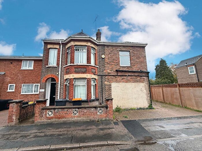 7 Bedroom Detached House For Sale In Cumberland Street, Houghton Regis, Luton, Bedfordshire, LU5