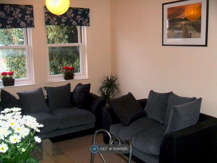 1 Bedroom Flat To Rent In Parkland Court, London, E15