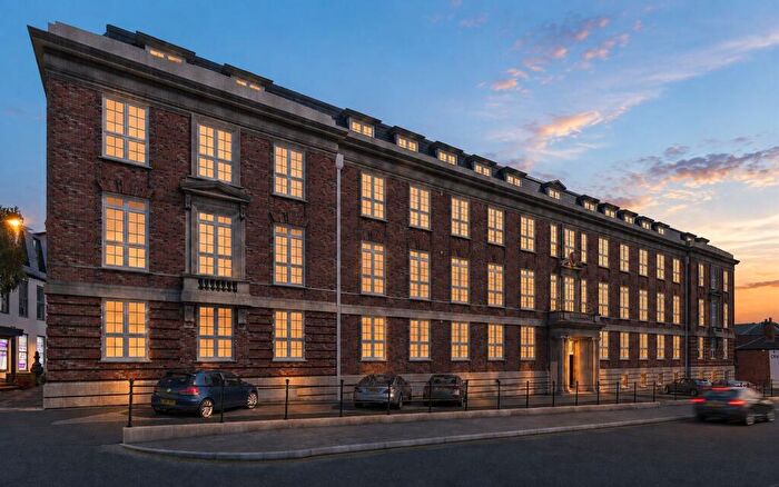 2 Bedroom Apartment For Sale In Walton Street, Aylesbury, HP20