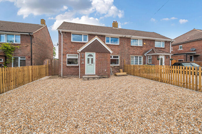 3 Bedroom Semi-Detached House For Sale In Hillson Drive, Fareham, Hampshire, PO15