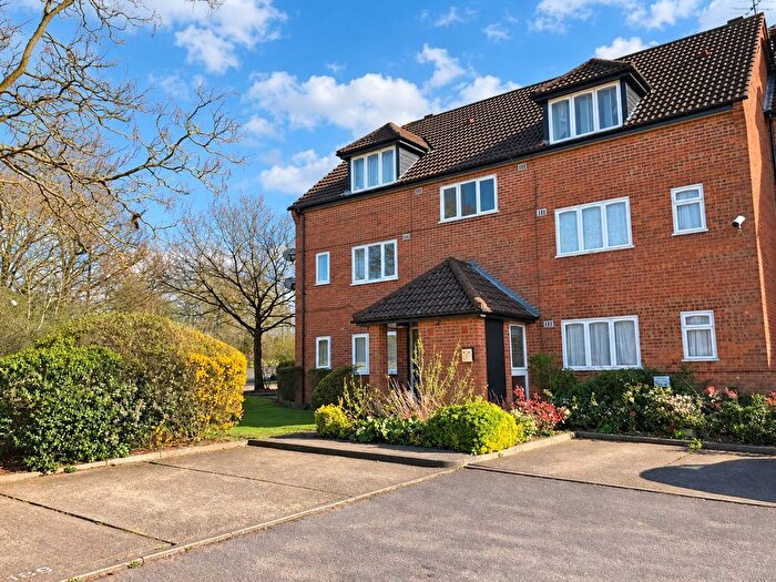 2 Bedroom Flat To Rent In Springwood Crescent, Edgware, Middlesex, HA8