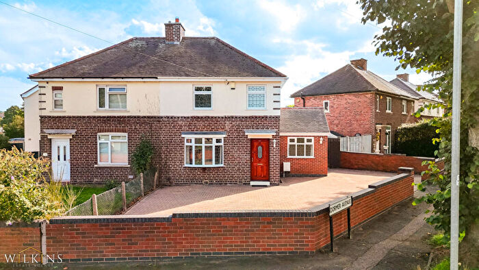 3 Bedroom Semi-Detached House For Sale In Dormer Avenue, Tamworth, Staffordshire, B77