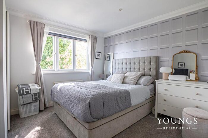 2 Bedroom Flat For Sale In Meadow Rise, Christopher Martin Place Meadow Rise, CM11