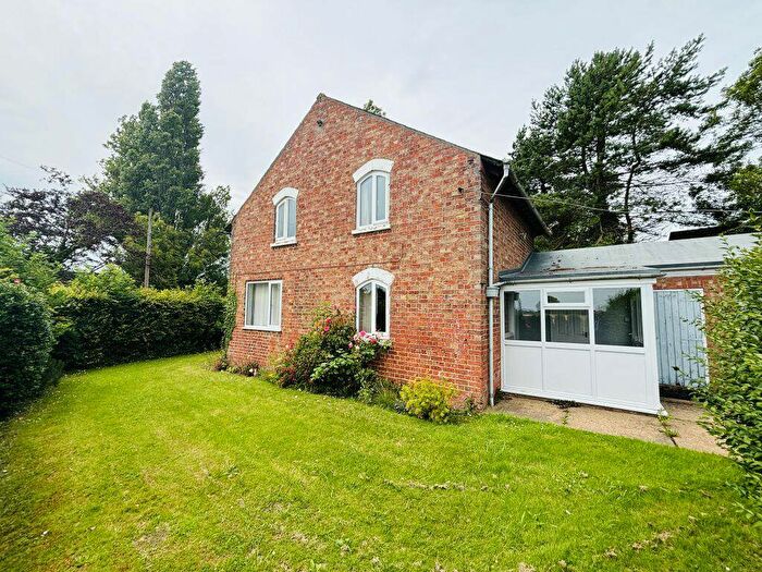 3 Bedroom House To Rent In Holly House, Fold Hill, PE22