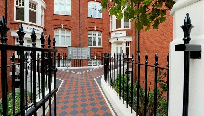 1 Bedroom Flat To Rent In Hamlet Gardens, Ravenscourt Park, London, W6