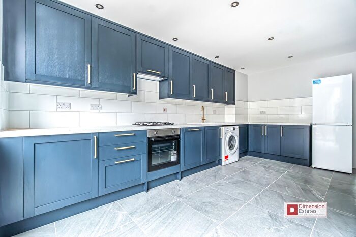 4 Bedroom Town House To Rent In Blackwell Close, Lower Clapton, Hackney, E5