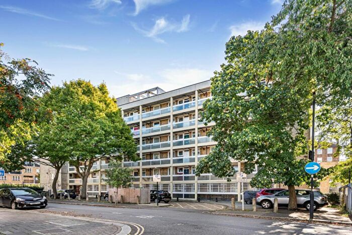 2 Bedroom Flat For Sale In Flaxman Road, London, SE5