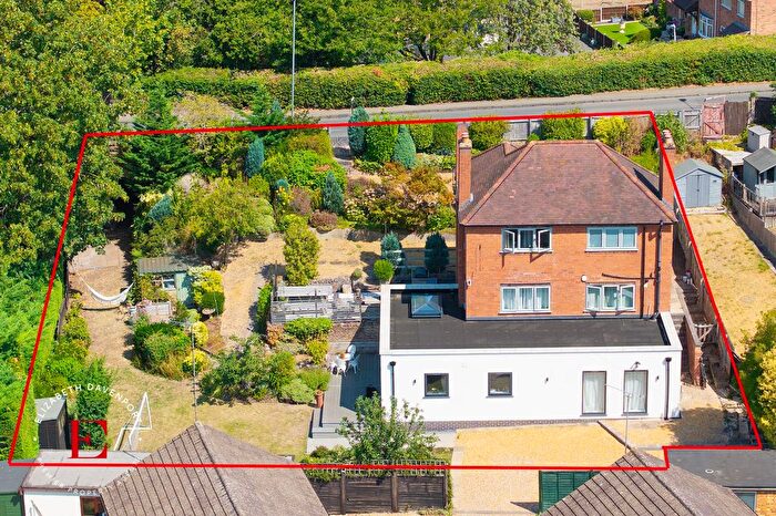 4 Bedroom Detached House For Sale In Park Hill, Kenilworth, CV8