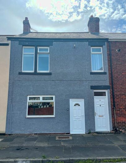 1 Bedroom Flat To Rent In South Street, Shiremoor, Newcastle Upon Tyne, NE27