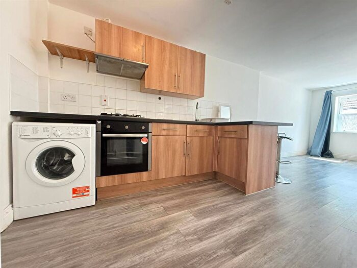 1 Bedroom Flat To Rent In Holly Lane, Goodmayes, Essex, IG3