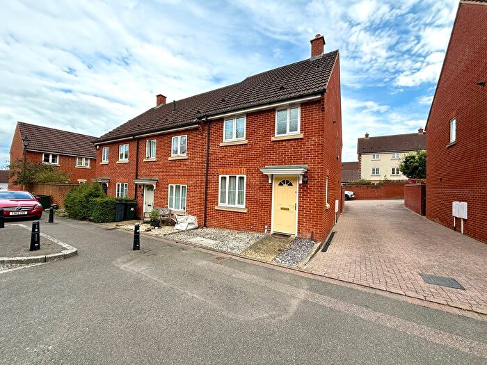 3 Bedroom Terraced House To Rent In Marmion Way, Singleton, TN23