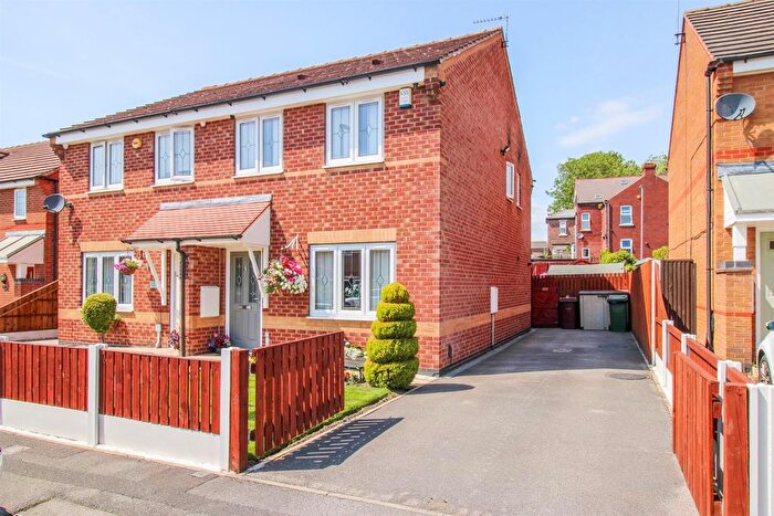 3 Bedroom Semi-Detached House For Sale In Kestrel Mews, Normanton, WF6