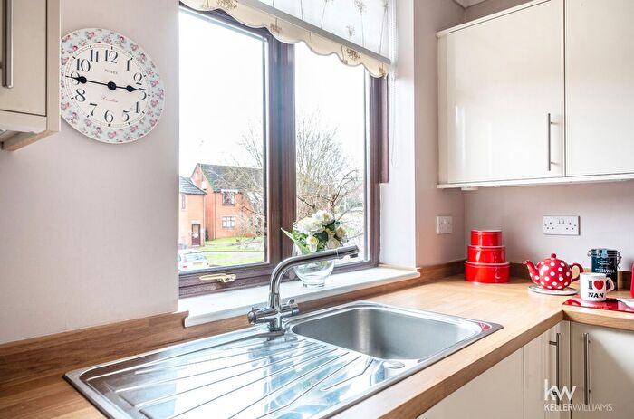 2 Bedroom Maisonette For Sale In The Lawns, Stevenage, Hertfordshire, SG2