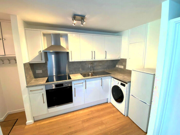 1 Bedroom Flat To Rent In Butler Close, Oxford, Oxfordshire, OX2