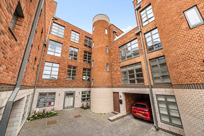 3 Bedroom Detached House To Rent In Elm Grove, Wimbledon, London, SW19