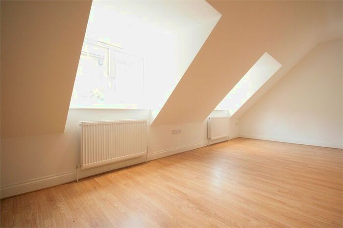 1 Bedroom Detached House To Rent In Lyons Court, Peckham, SE15