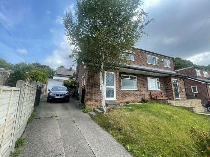 3 Bedroom Semi-Detached House To Rent In Newlay Wood Crescent, Horsforth, Leeds, West Yorkshire, LS18