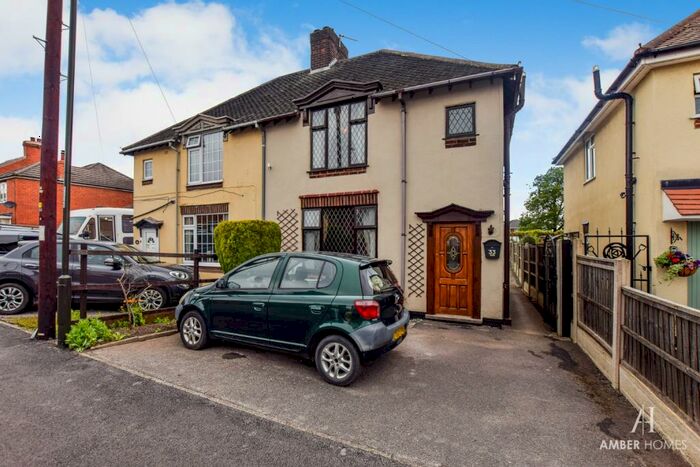 3 Bedroom Semi-Detached House To Rent In Waingroves Road, Waingroves, Ripley, Derbyshire, DE5