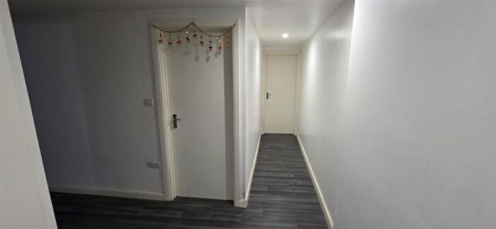 2 Bedroom Flat To Rent In Western Road, Southall, UB2