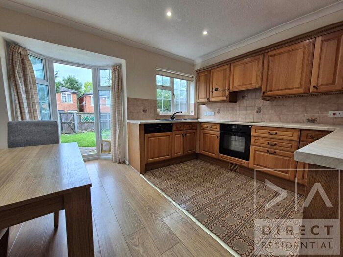 3 Bedroom Town House To Rent In St James Road, Sutton, SM1