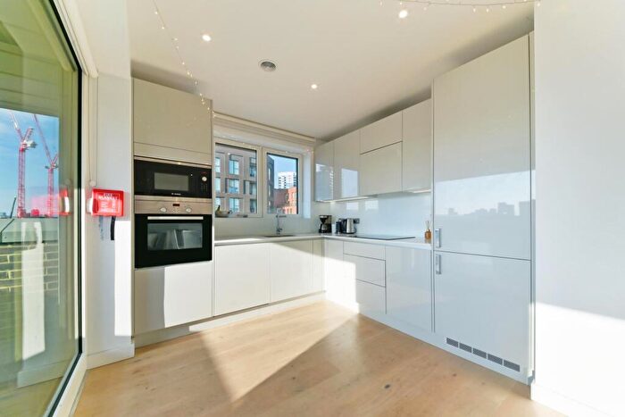 2 Bedroom Apartment To Rent In Walton Heights, Walworth Road, SE17