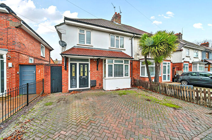 3 Bedroom Semi Detached House For Sale In Tudor Crescent, Portsmouth, Hampshire, PO6