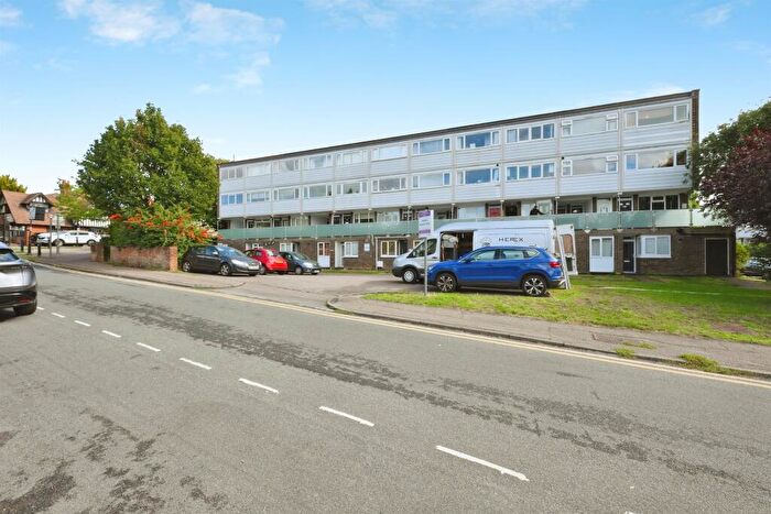 1 Bedroom Flat For Sale In Crib Street, Ware, SG12