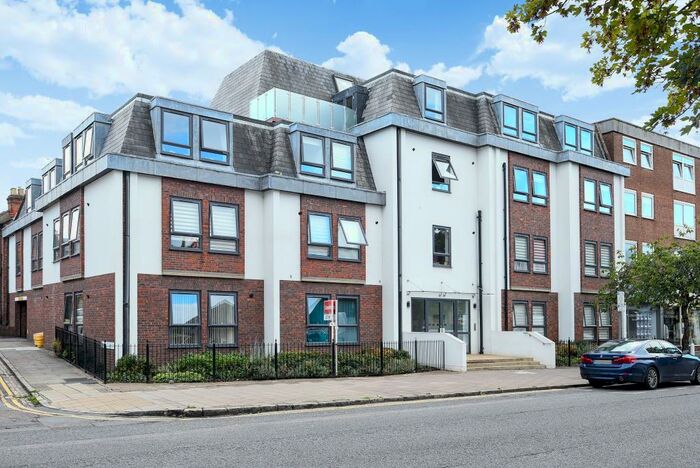 2 Bedroom Apartment To Rent In Buckingham Street, Aylesbury, HP20