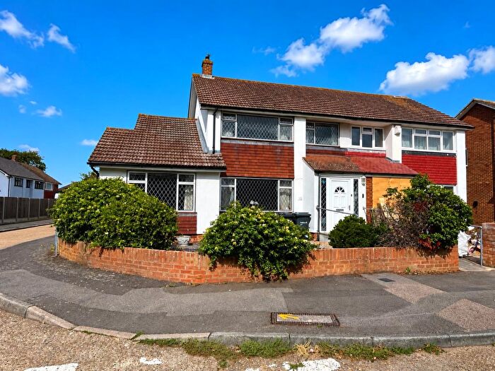4 Bedroom Semi Detached House For Sale In Vigilant Way, Gravesend, DA12