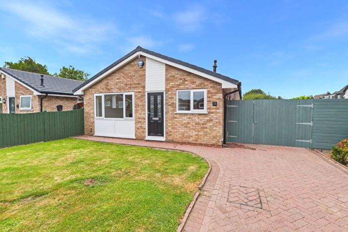 2 Bedroom Detached Bungalow For Sale In Cedar Way, Penwortham, PR1