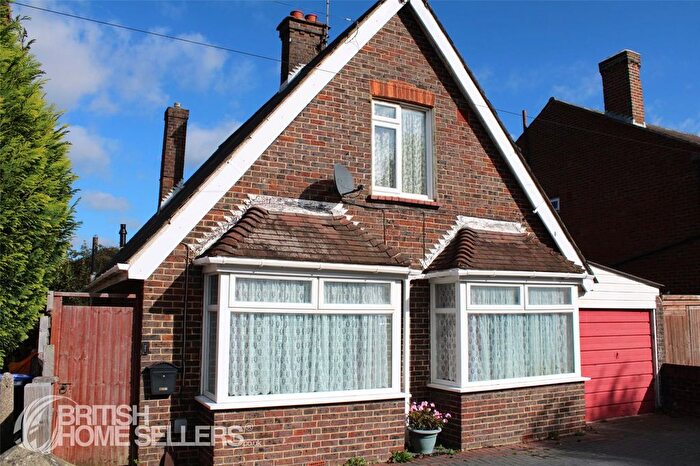3 Bedroom Detached House For Sale In Leigh Road, Worthing, West Sussex, BN14