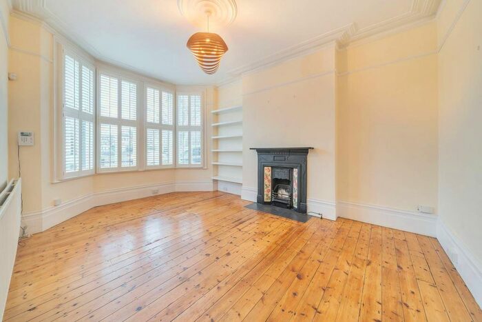 5 Bedroom Semi-Detached House To Rent In Culverley Road, Lewisham, London, SE6