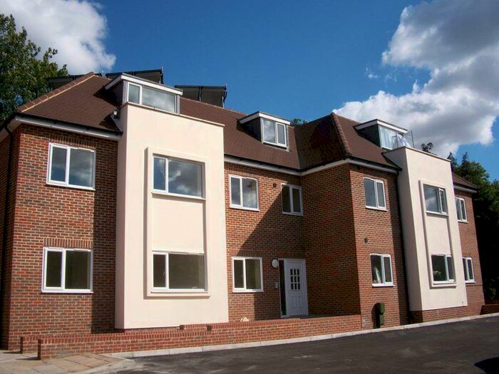 2 Bedroom Flat To Rent In Purley, CR8